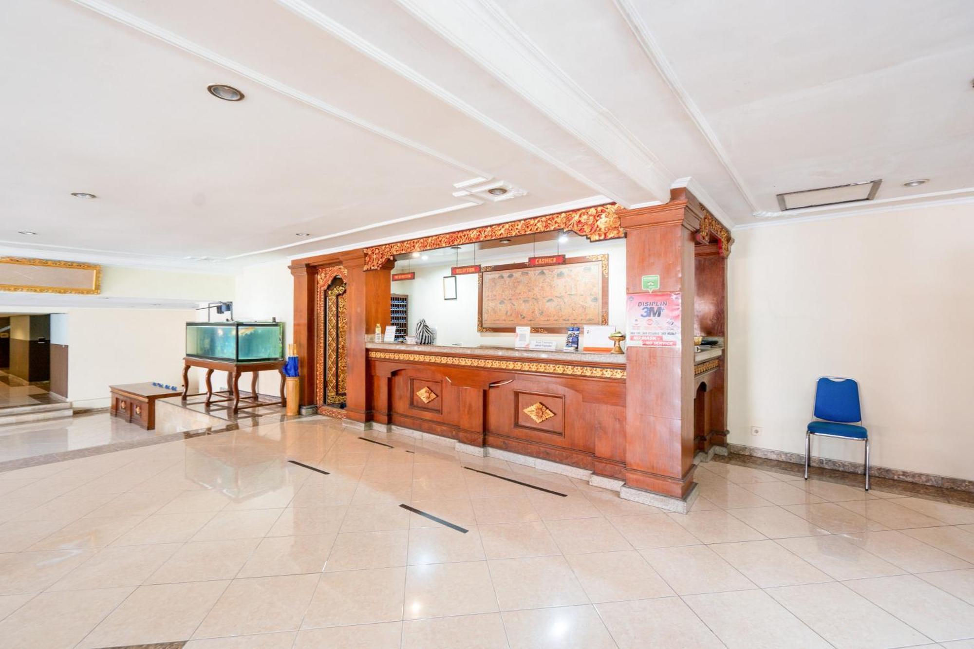 Reddoorz Plus At Mahajaya Hotel Denpasar Exterior foto