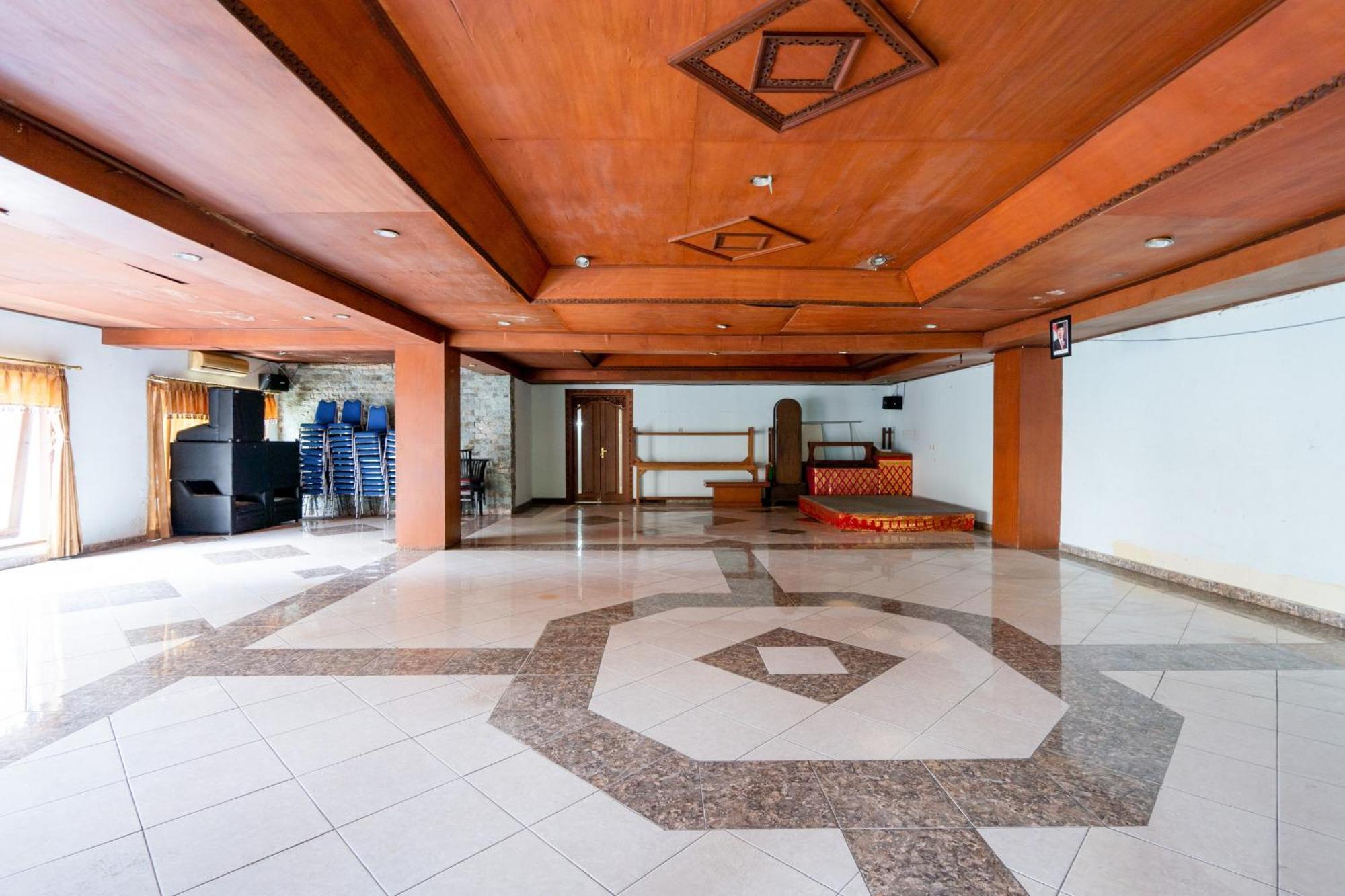 Reddoorz Plus At Mahajaya Hotel Denpasar Exterior foto