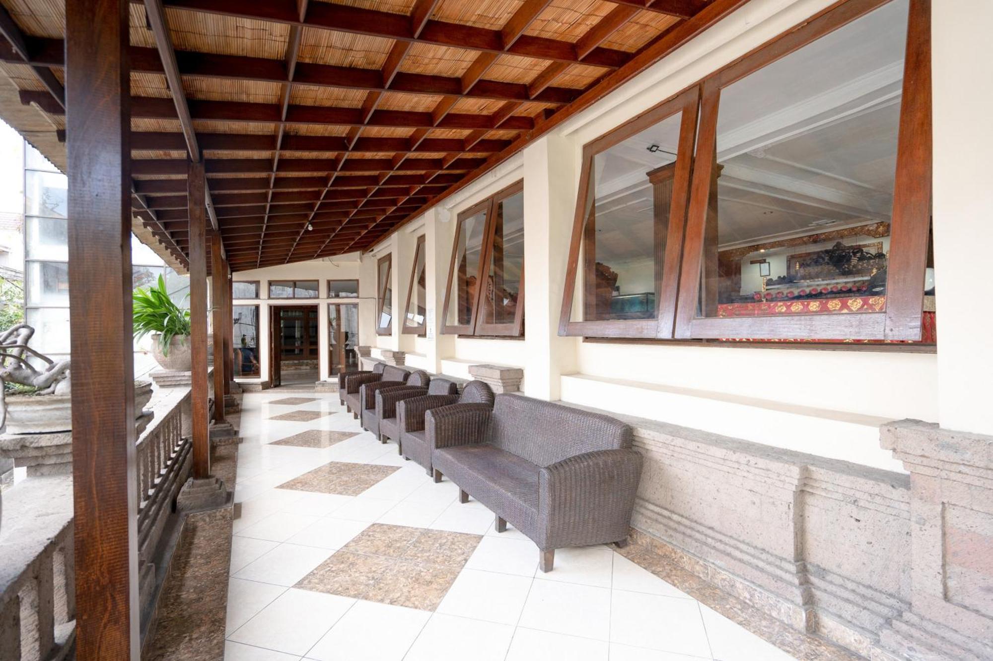 Reddoorz Plus At Mahajaya Hotel Denpasar Exterior foto