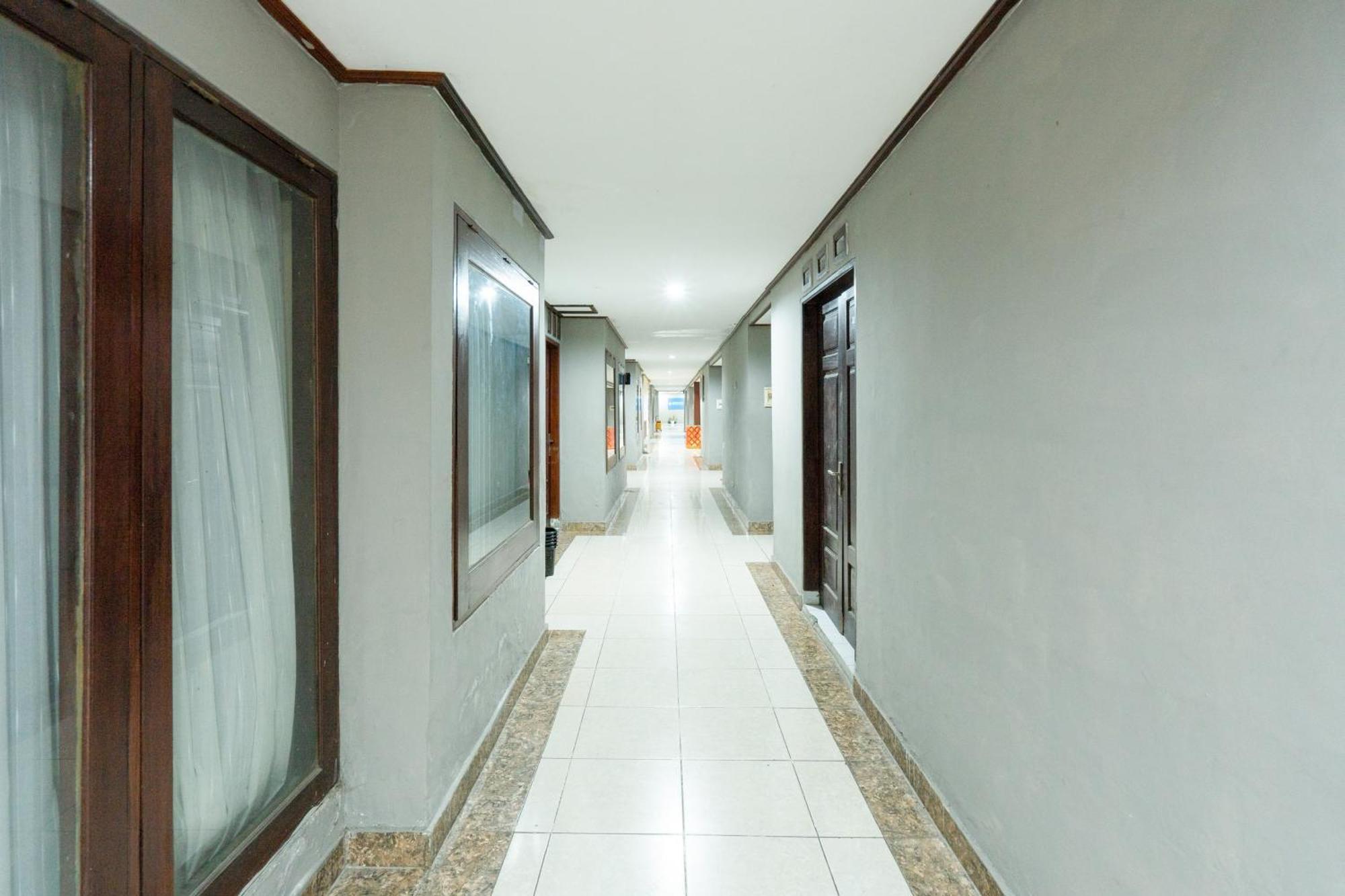 Reddoorz Plus At Mahajaya Hotel Denpasar Exterior foto
