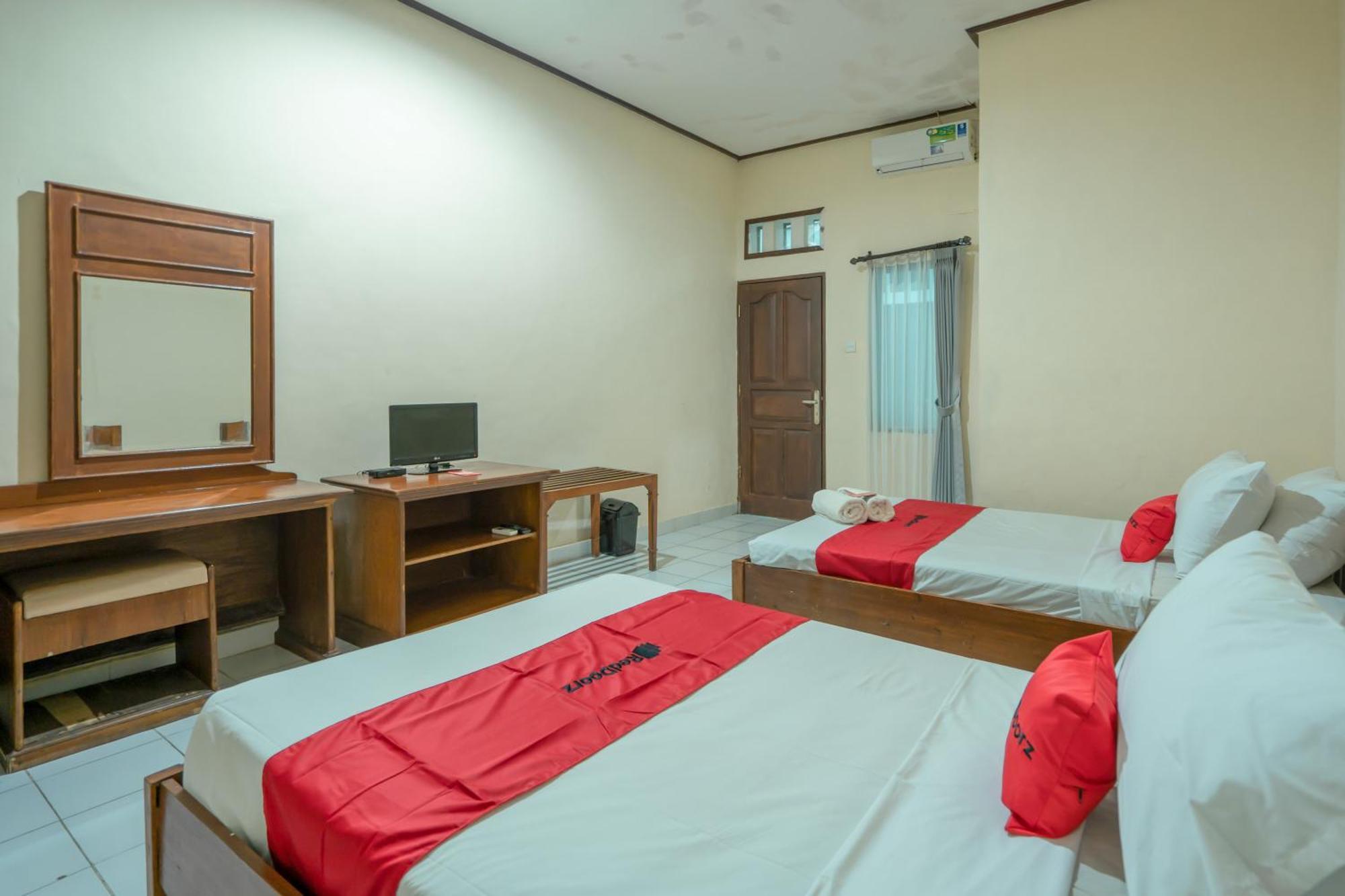 Reddoorz Plus At Mahajaya Hotel Denpasar Exterior foto