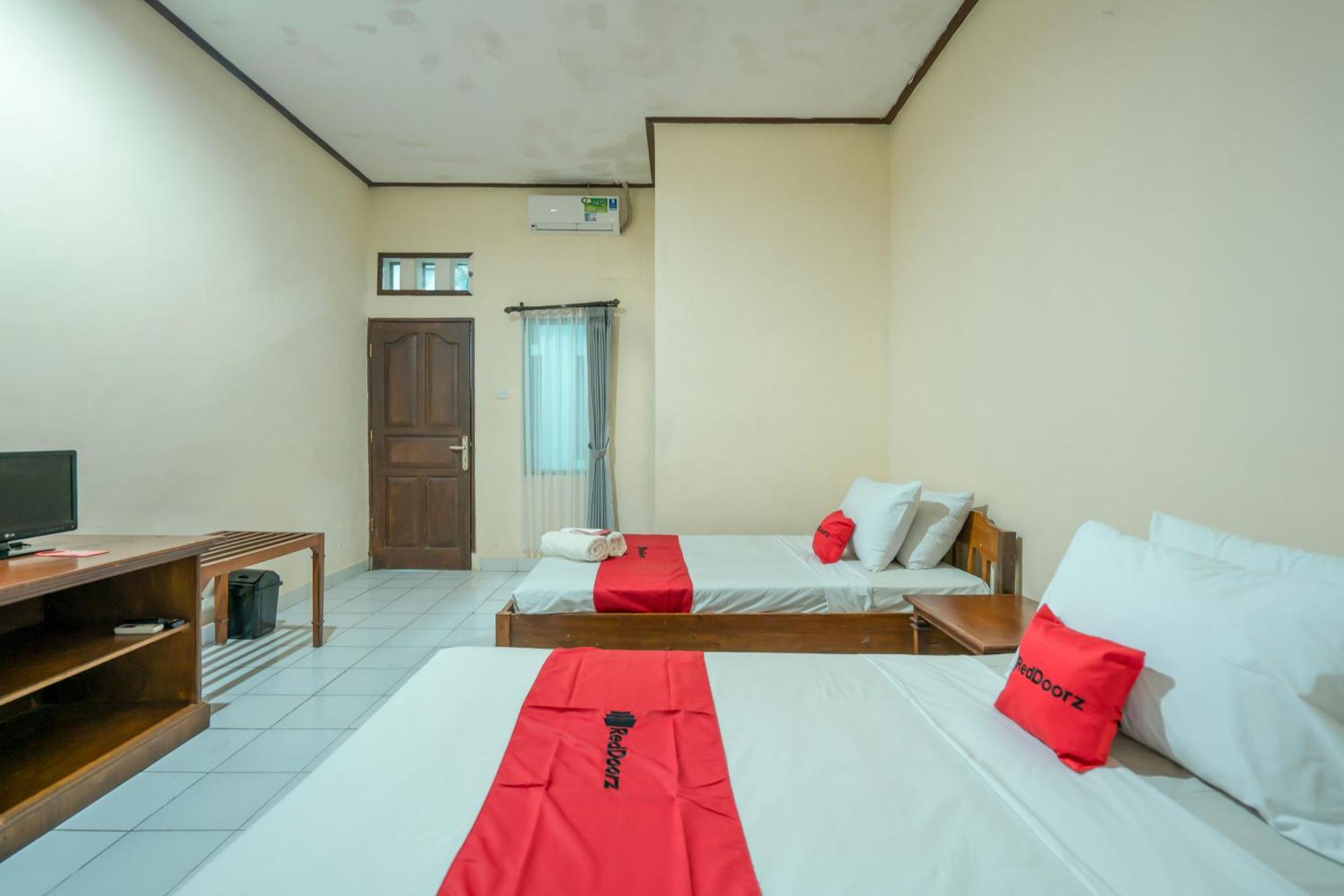 Reddoorz Plus At Mahajaya Hotel Denpasar Exterior foto