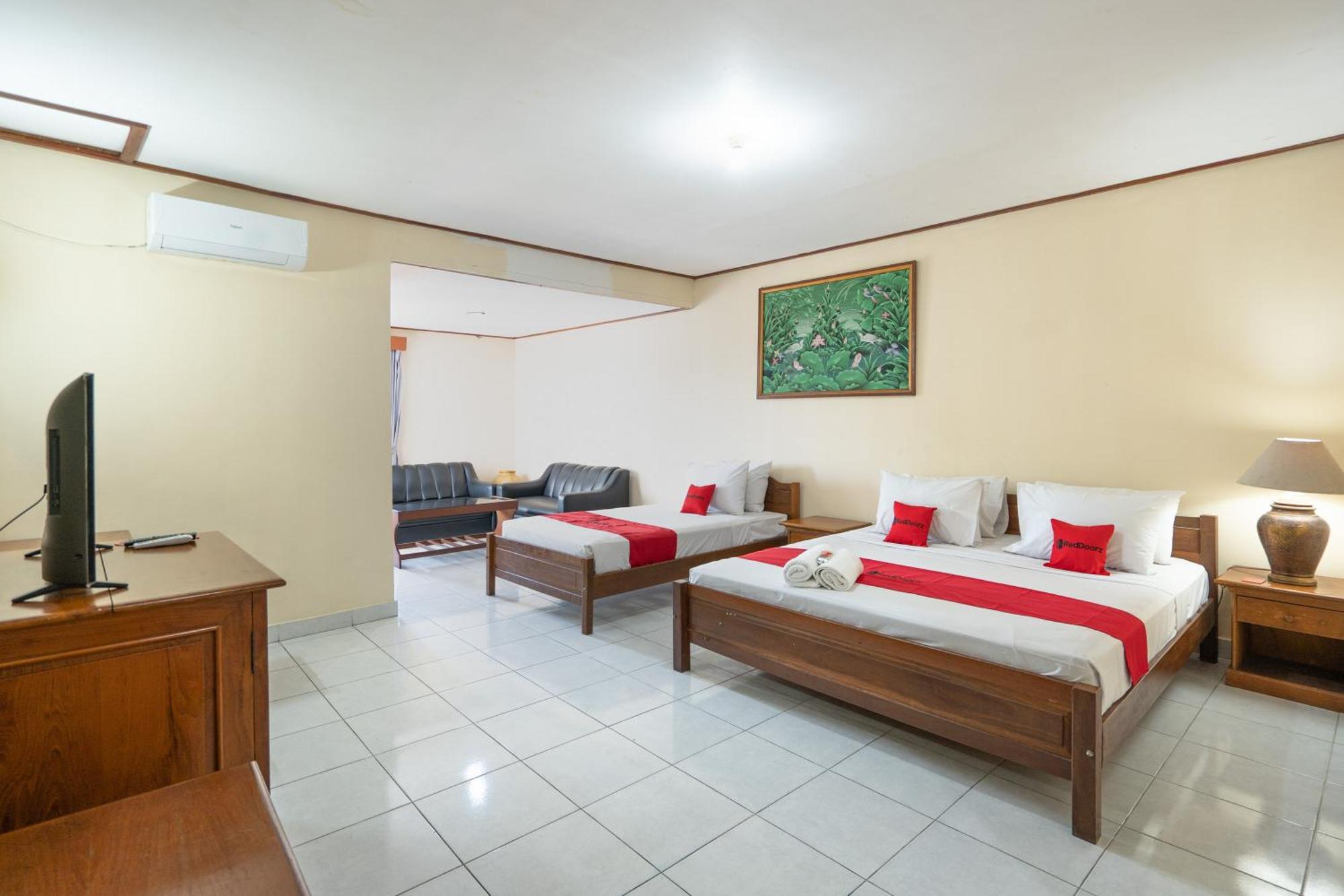 Reddoorz Plus At Mahajaya Hotel Denpasar Exterior foto